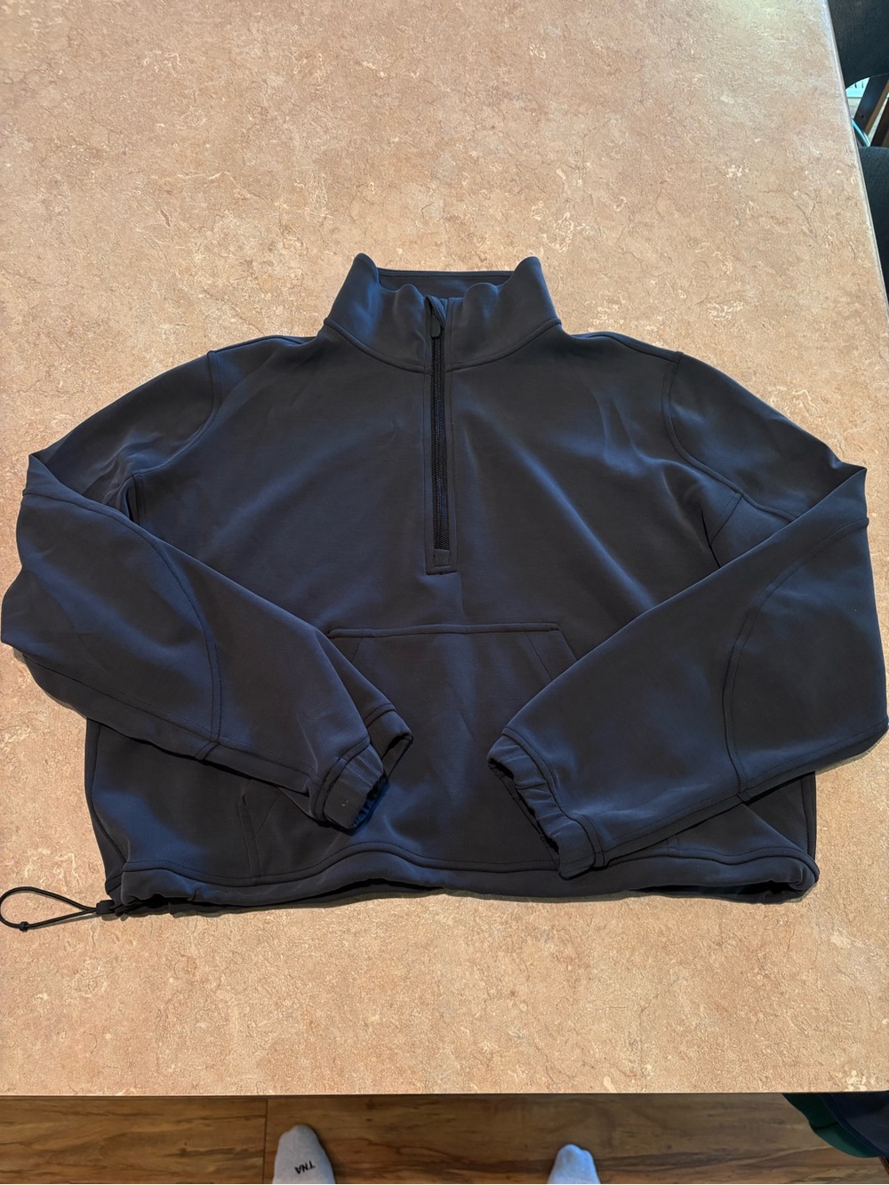 Lululemon Softstreme half zip pullover. Black. Sz 8